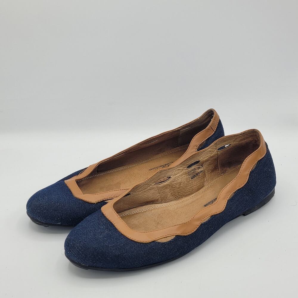 Ladies Flats Office Slip On Casual blue tan women's size 9